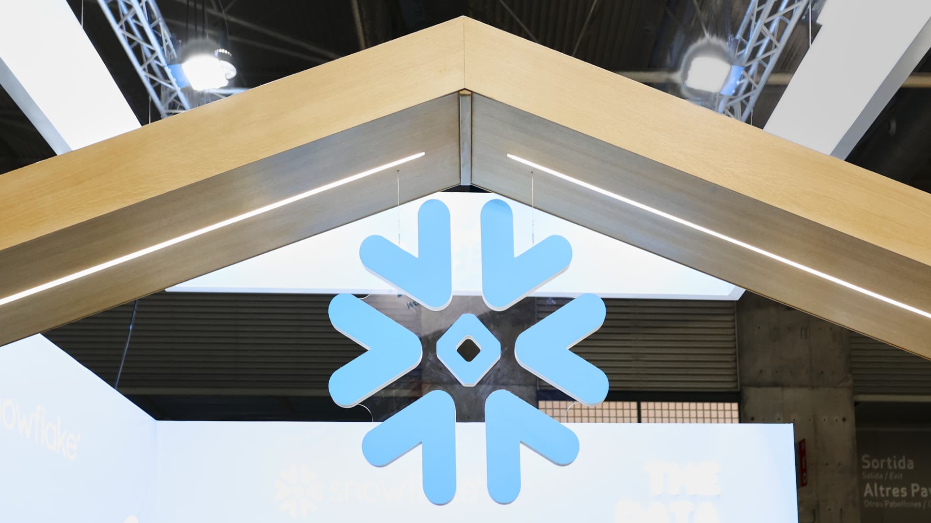 The Snowflake Inc. logo, an American computing-based data cloud company that has a strong partnership with Salesforce, displayed on their stand during the Mobile World Congress 2023 on March 2, 2023, in Barcelona, Spain. 