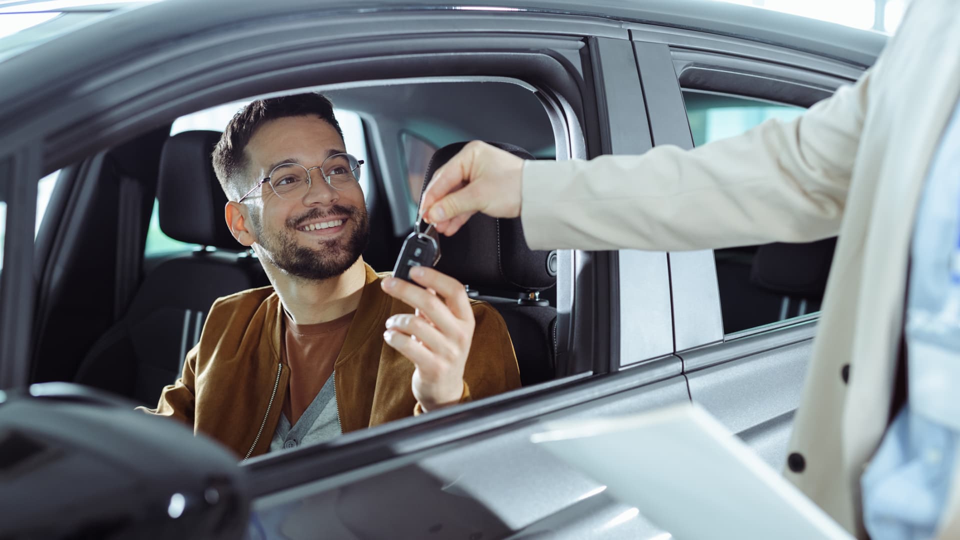 The 'biggest mistake' buyers make when negotiating a car purchase, according to a former broker
