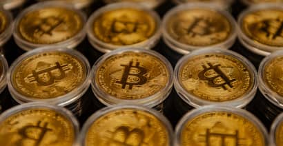 Bitcoin shows its volatility once again, tumbling back to $67,000