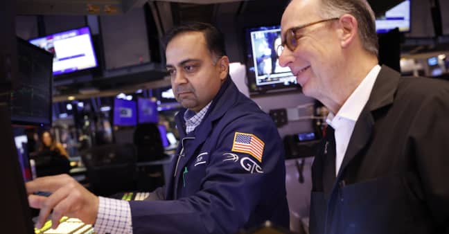 Stocks fall on disappointing earnings and inflation data before Fed decision