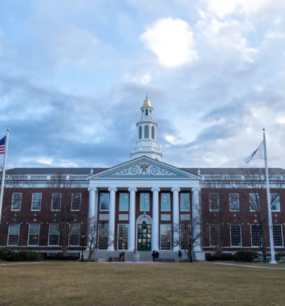 Harvard Business School grad accused of swindling alums out of $2.9 million