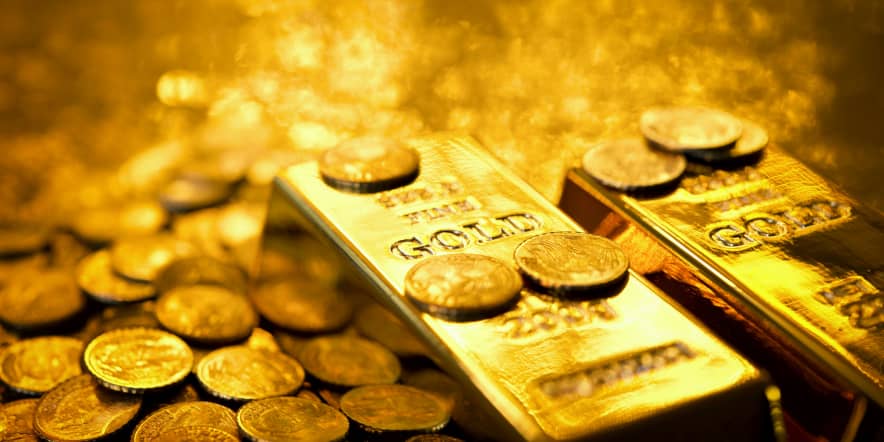 Gold stocks and ETFs to buy right now, according to the pros