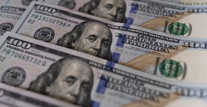 U.S. dollar modestly higher as sticky inflation persists, yen hits 34-year low 