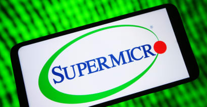 Once-hot AI play Super Micro is getting crushed, but most analysts stay bullish