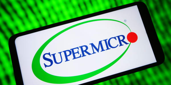 Once-hot AI play Super Micro is getting crushed, but most analysts are staying bullish