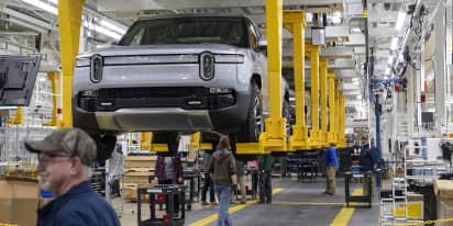 Rivian, Lucid and other EV startups attempt to shore up cash