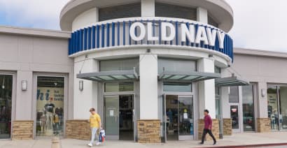 Gap holiday earnings blow past estimates, Old Navy returns to growth