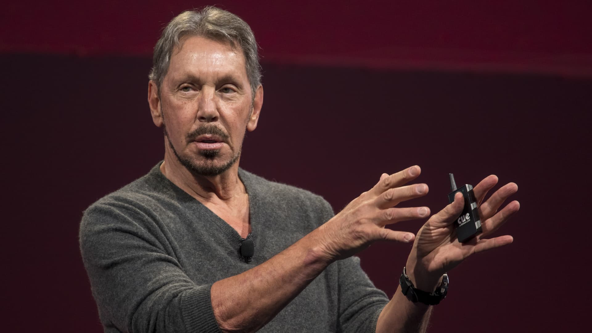 Oracle     Chairman Larry Ellison said Tuesday that the company is moving its world headquarters to Nashville, Tennessee, to be closer to a major heal