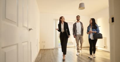 When sellers should list their home in 2024 to earn a premium
