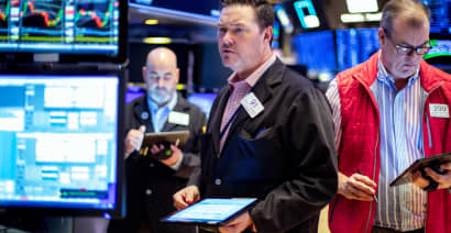 S&P 500 and Nasdaq close 1% lower as yields jump, traders await Israel response to Iran