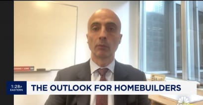 Public homebuilders will continue to gain market share, according to UBS analyst John Lovallo
