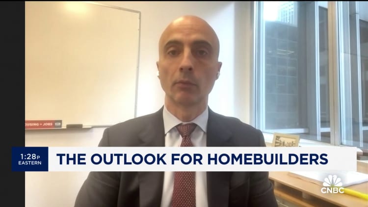 Public homebuilders will continue to gain market share, according to UBS analyst John Lovallo