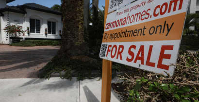Mortgage demand stalls, even as interest rates moderate