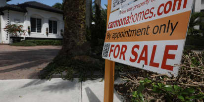Mortgage demand stalls, even as interest rates moderate