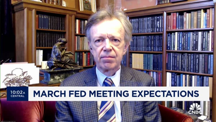 Former Fed economist on the election's impact on rate cuts
