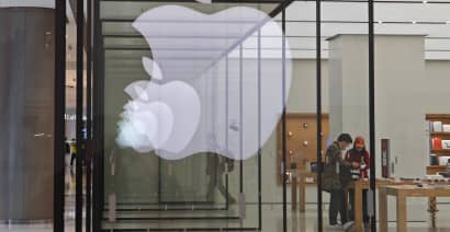 Apple is reportedly developing chips to run artificial intelligence software in data centers 