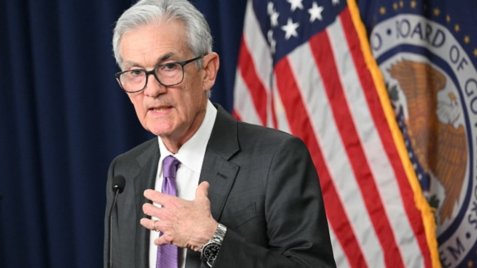 Fed holds rate steady and moves to ease the pace of balance sheet reduction
