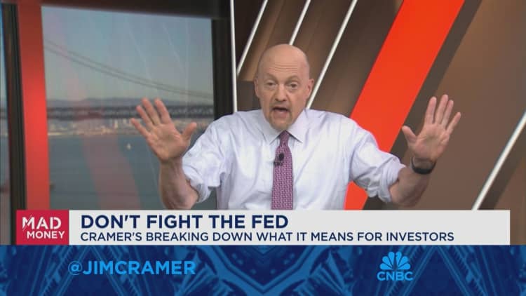 Strategists who try and guess the Fed's next move are charlatans, says Jim Cramer