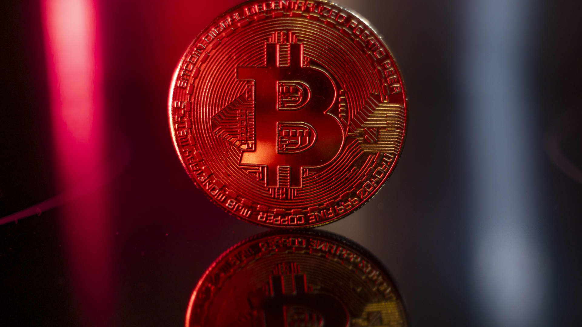 Bitcoin sinks to ,000 to start May as investors brace for Fed rate decision