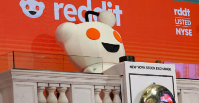 Reddit prices IPO at $34 per share in 1st major social media offering since 2019