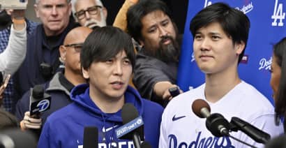 Shohei Ohtani's former interpreter surrenders to authorities on bank fraud charges