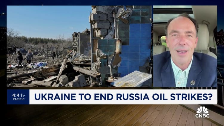 The U.S. left Putin intact by not targeting oil, says Hayman's Kyle Bass