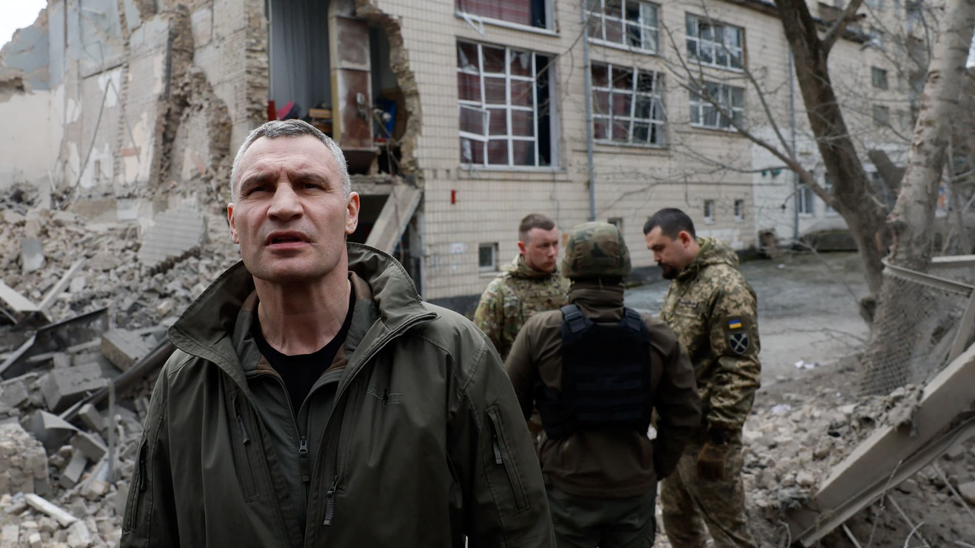 Kyiv Mayor Vitali Klitschko visits the site of a building damaged by a Russian missile strike, amid Russia's attack on Ukraine, in Kyiv, Ukraine March 25, 2024. 