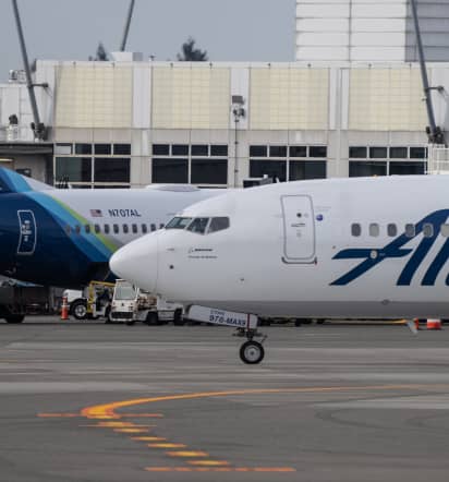 Alaska Airlines forecast tops estimates after loss from Boeing Max grounding