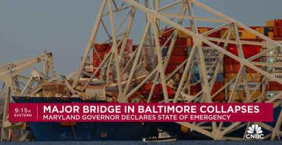 Search underway for at least 7 people after major bridge in Baltimore collapses