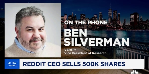 Reddit shares slump after CEO Steve Huffman sells 500,000 shares
