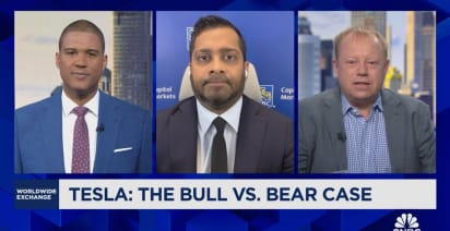 Two analysts debate the bull and bear cases for Tesla