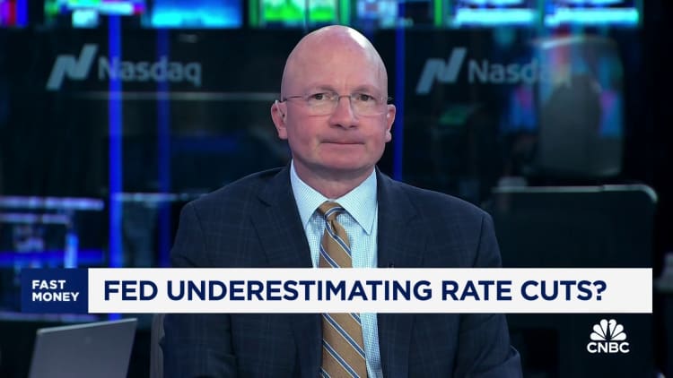 Buy stocks on weakness that typically benefit from rate cuts, suggests Canaccord's Tony Dwyer