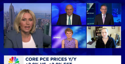 Fed remains 'between a rock and a hard place' after key PCE data, says G Squared's Victoria Greene