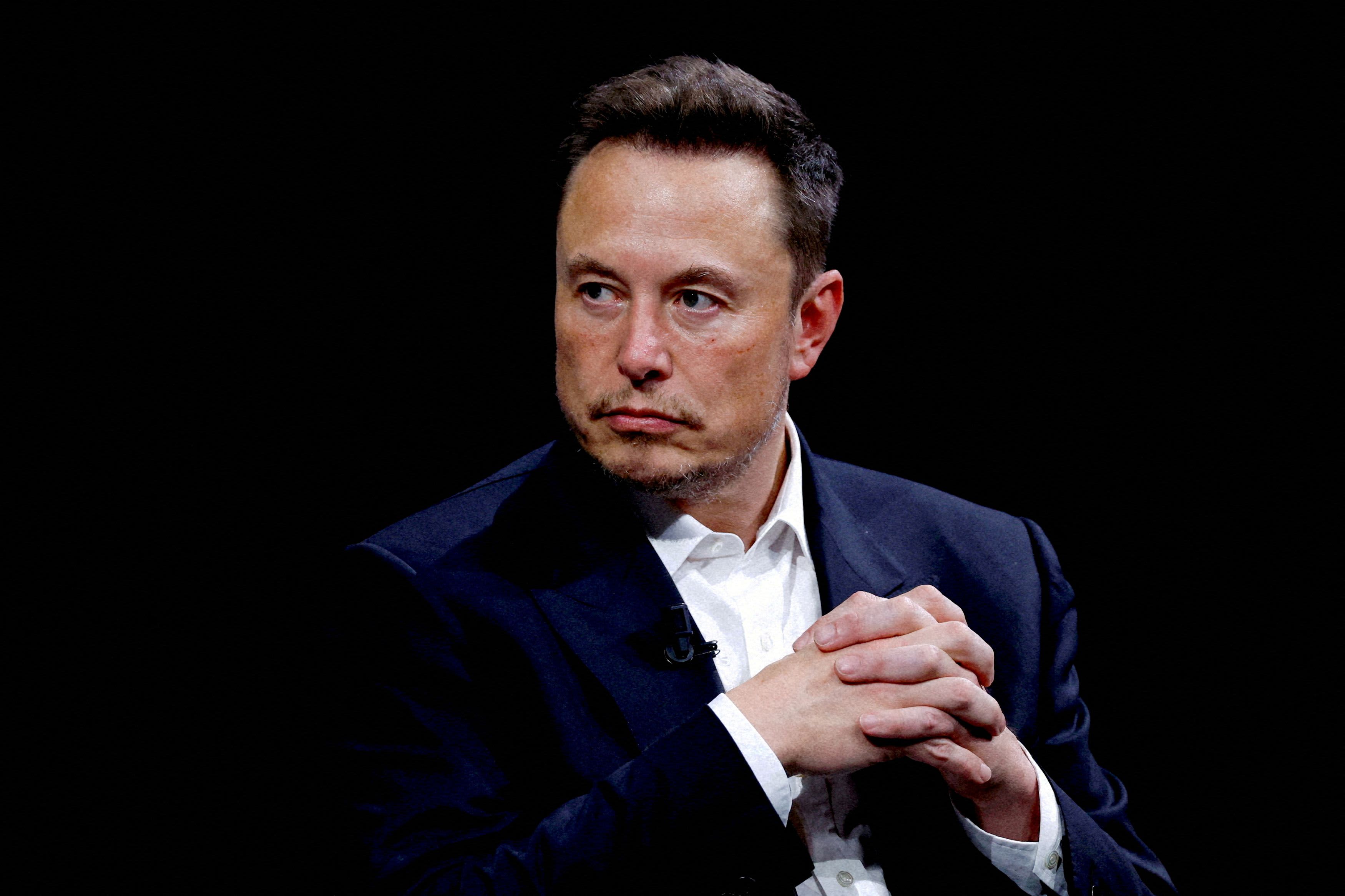 A Tesla diz em um e-mail que enviou alguns pacotes de fim de serviço “incorretamente baixos”.