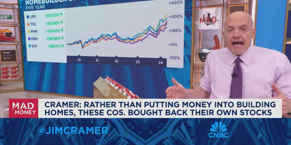 You should be a buyer of the homebuilders now, says Jim Cramer