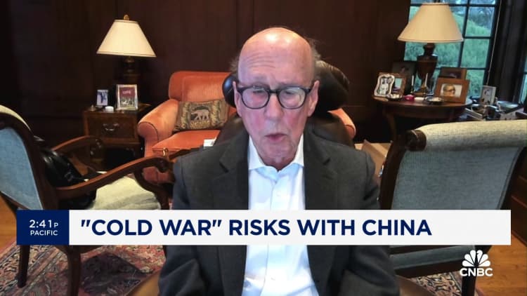 رہنماؤں کی فون کال کے باوجود امریکہ اور چین کے درمیان 'سرد جنگ' خطرہ ہے: ایشیا کے ماہر اسٹیفن روچ