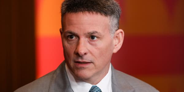 Greenlight's David Einhorn builds new stake in this gambling name. Here's what else he bought