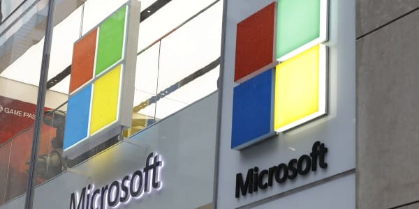 Microsoft's bullish PC outlook makes us want to buy more of this electronics retailer