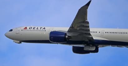 Delta forecasts quarterly earnings ahead of expectations, focuses on efficiency 
