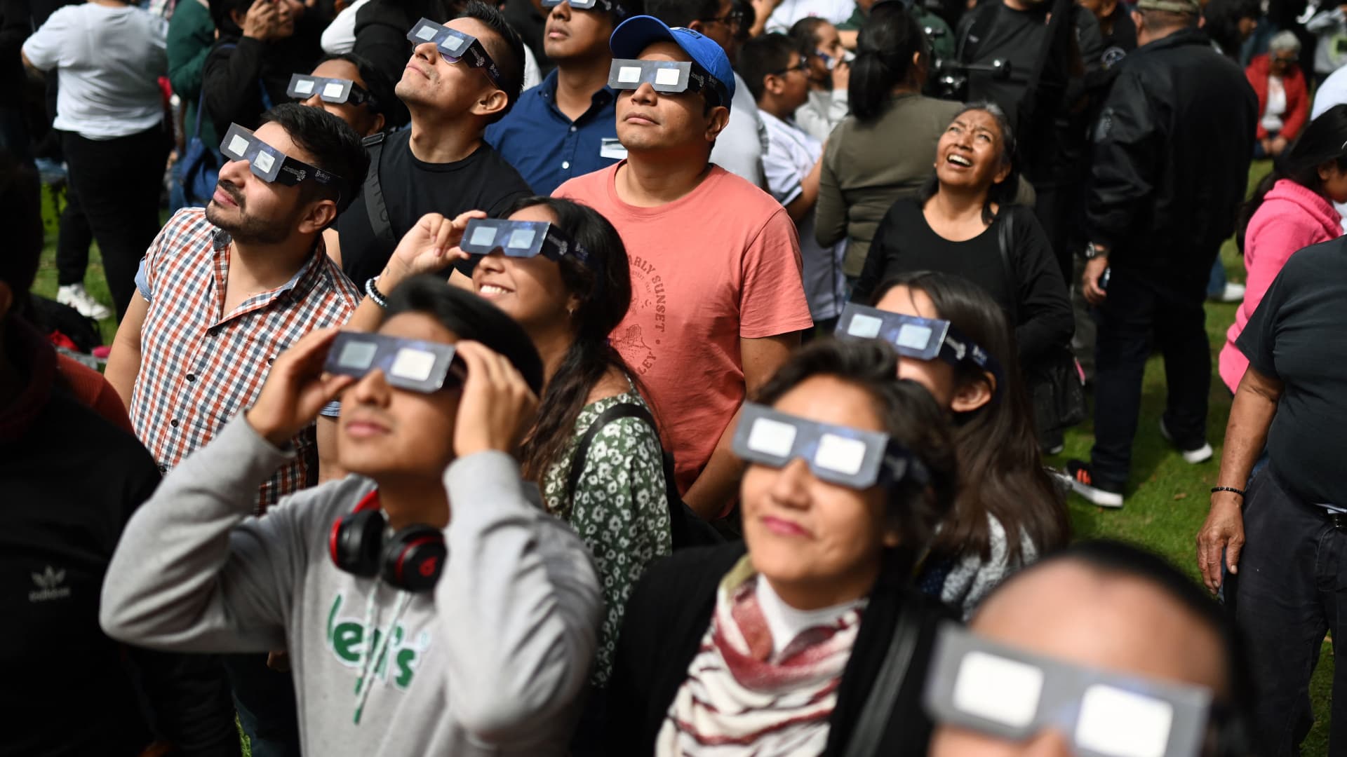Where to get your free solar eclipse glasses: Warby Parker, the public library and more
