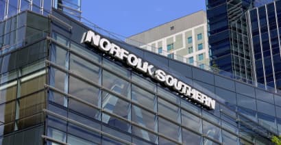 Norfolk Southern activist investor cites abusive reports of COO in proxy fight