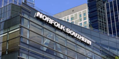 Norfolk Southern activist investor cites abusive reports of COO in proxy fight