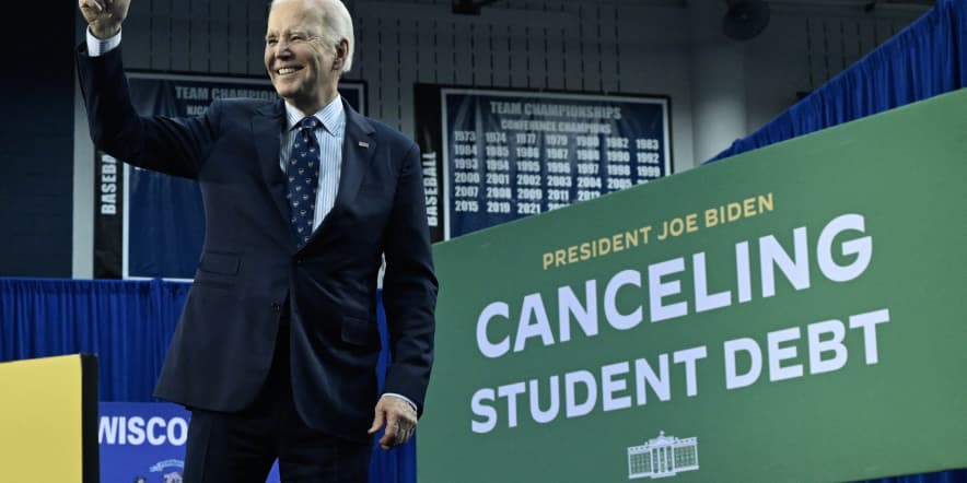 'I plan on dying with student loan debt': What people are saying about Biden's forgiveness plan  