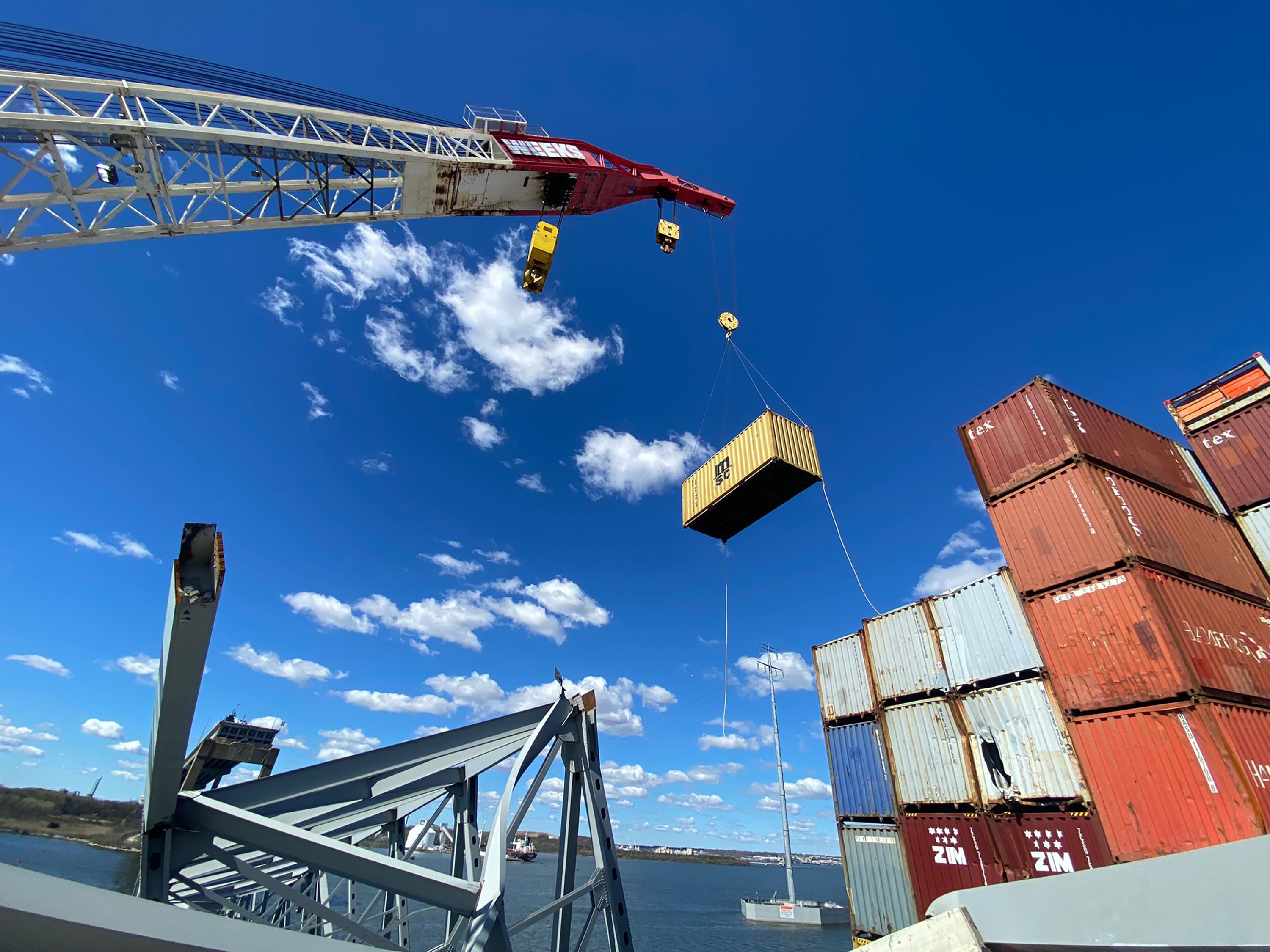 Pasarán semanas antes de que se retire el contenedor de recuento y el puerto de Baltimore esté listo para reabrir.