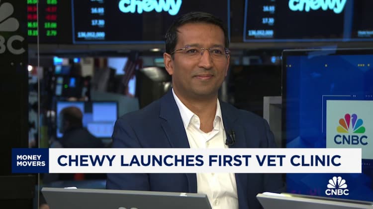 Chewy CEO on new technology in new veterinarian clinic care clinics