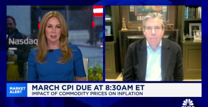 Commodities are always the best play at this point in the business cycle, says Carlyle's Jeff Currie