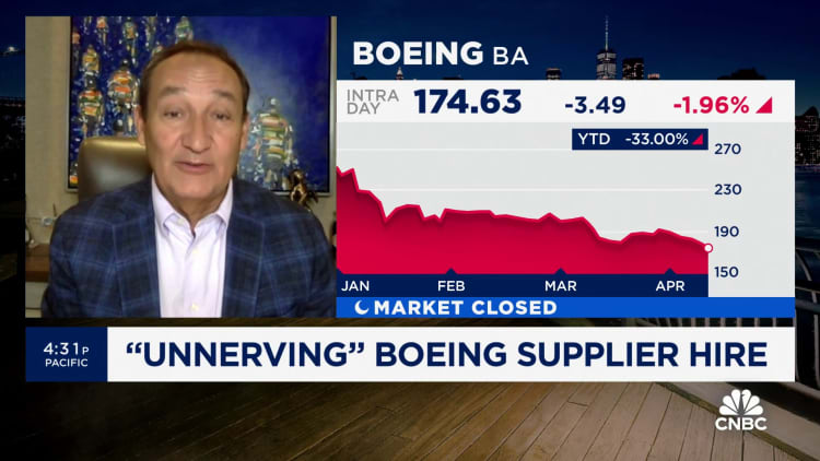 Former United Airlines CEO Oscar Munoz weighs in on Boeing supplier's controversial new hire