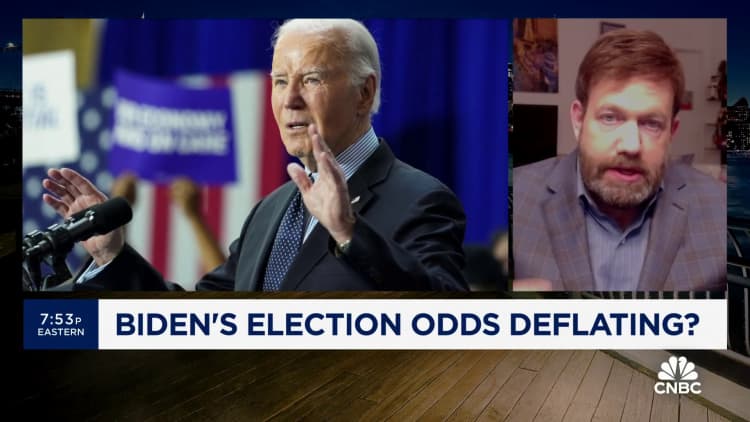 Biden needs to focus more on fighting inflation and tackling immigration, says pollster Frank Luntz