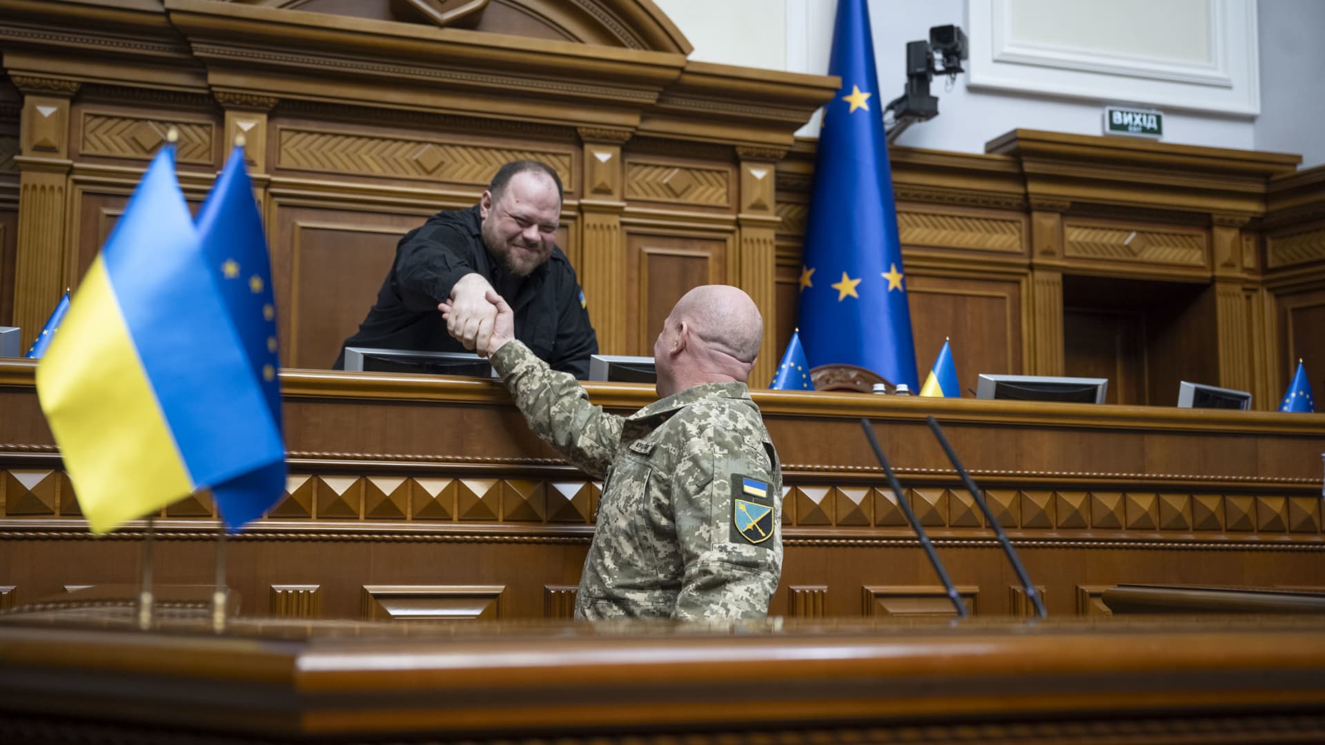 Ukraine's Parliament passed a law today on military mobilization that will boost the number of its troops. 283 people's deputies of Ukraine voted ‘Yes’ for its passing.