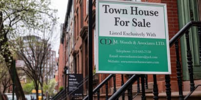 Renters' hopes of being able to buy a home falls to record low, Fed survey says